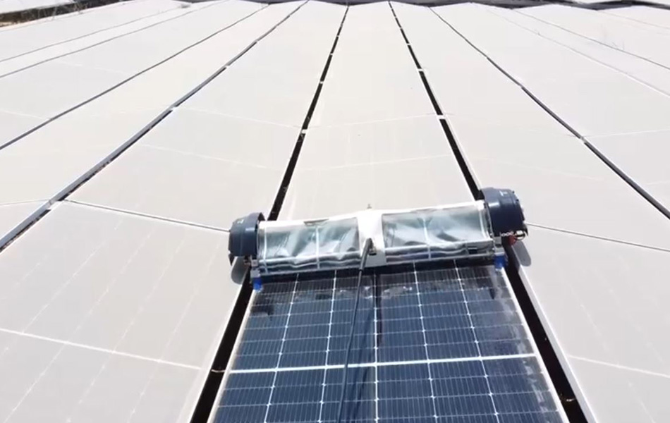 GEVA-BOT Cleaning for PEG solar power plants