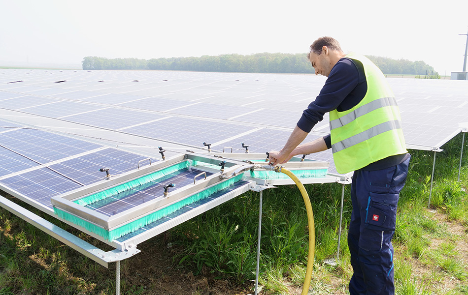 Gal-In Cleaning for PEG solar power plants